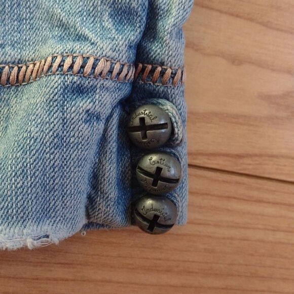 Industrial Cotton Medium Wash Denim Capri Jeans with Exposed Stitching Size 3 - Picture 7 of 13